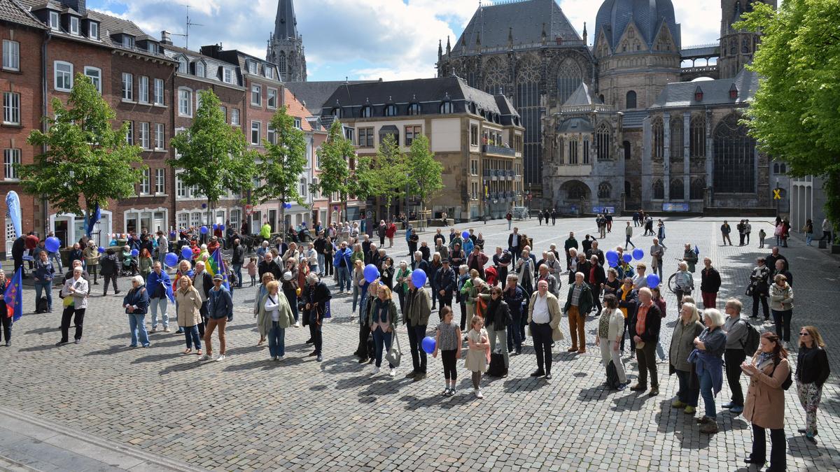 Pulse of Europe lädt zur Kundgebung auf den Katschhof in Aachen